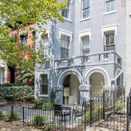 Ferienwohnung Beautiful 1-Br Flat Nestled Between Dupont & Logan Washington Exterior foto