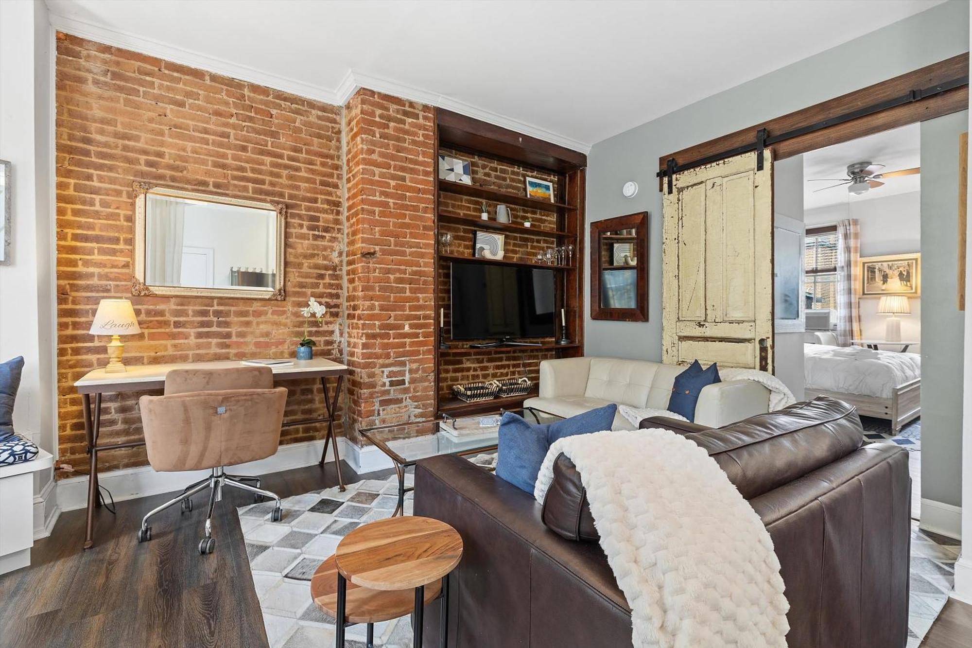 Ferienwohnung Beautiful 1-Br Flat Nestled Between Dupont & Logan Washington Exterior foto